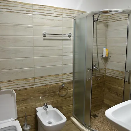 Alindro Center 2 * Τίρανα