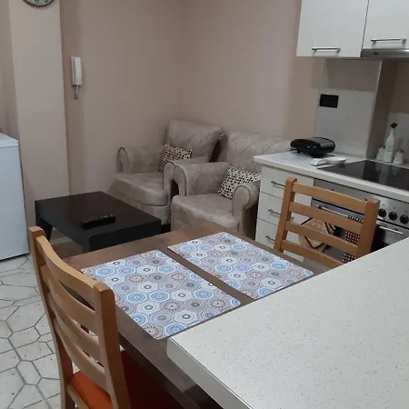 Alindro Center 2 Апартаменты *